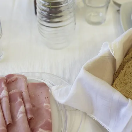 Hotei فندق مبيت وإفطار كاتانيا