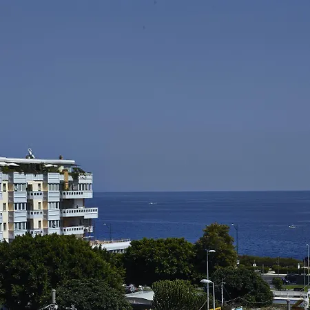 ベッド・アンド・ブレックファスト Hotei 4*